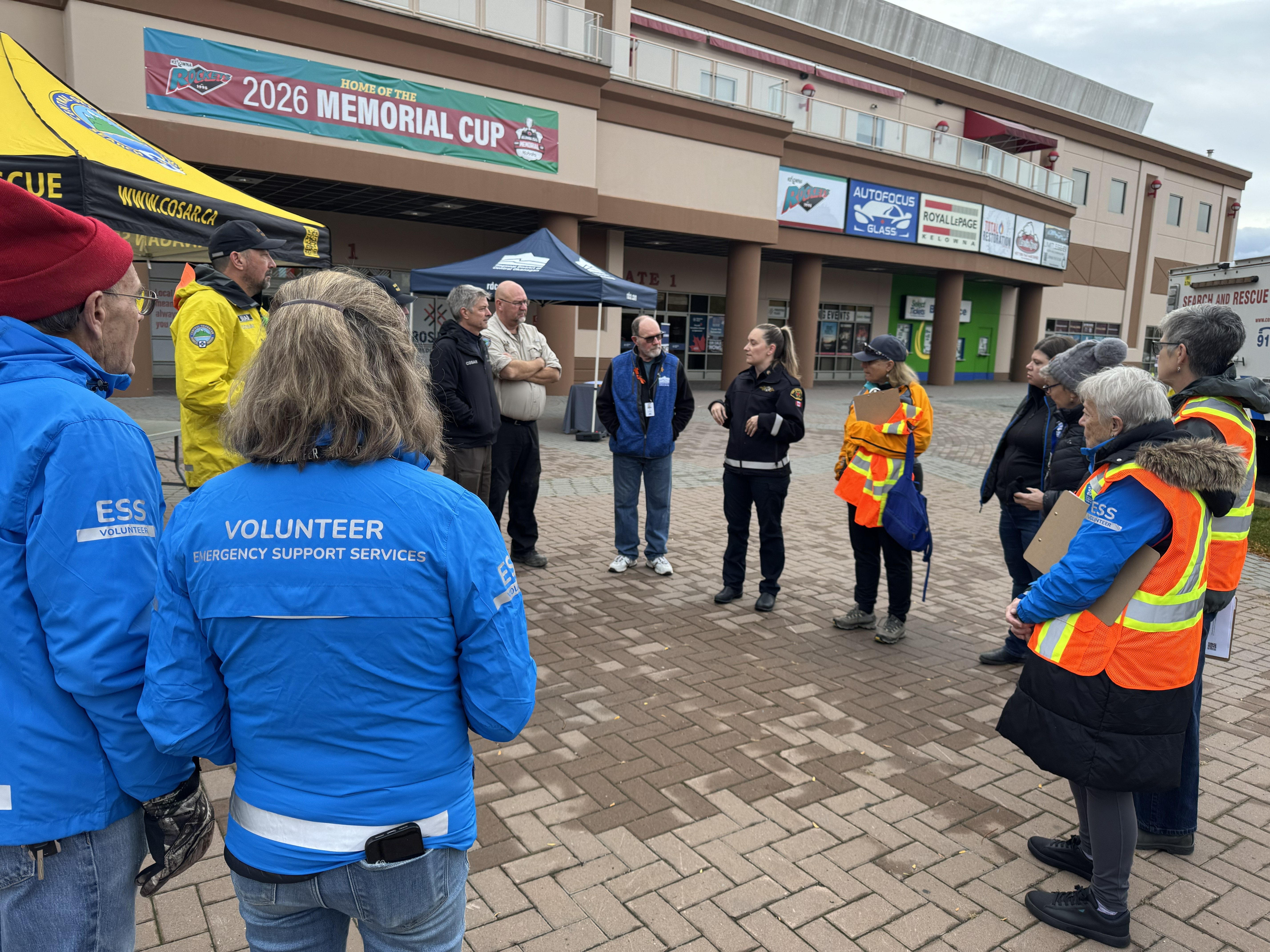 Emergency_Staff_standing_in_circle